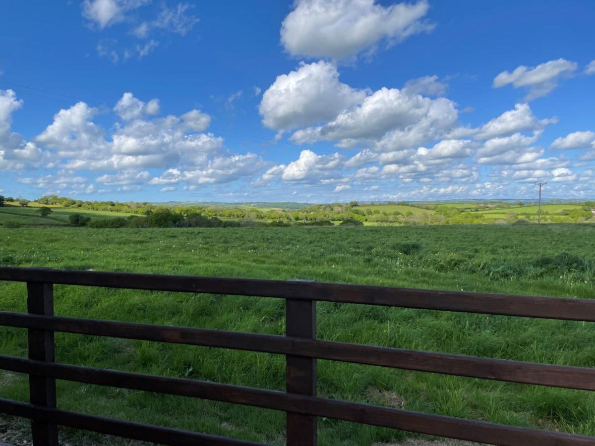 Sunny Bank- Countryside Escape With Private Hot Tub And Countryside Views Villa Carmarthen Luaran gambar