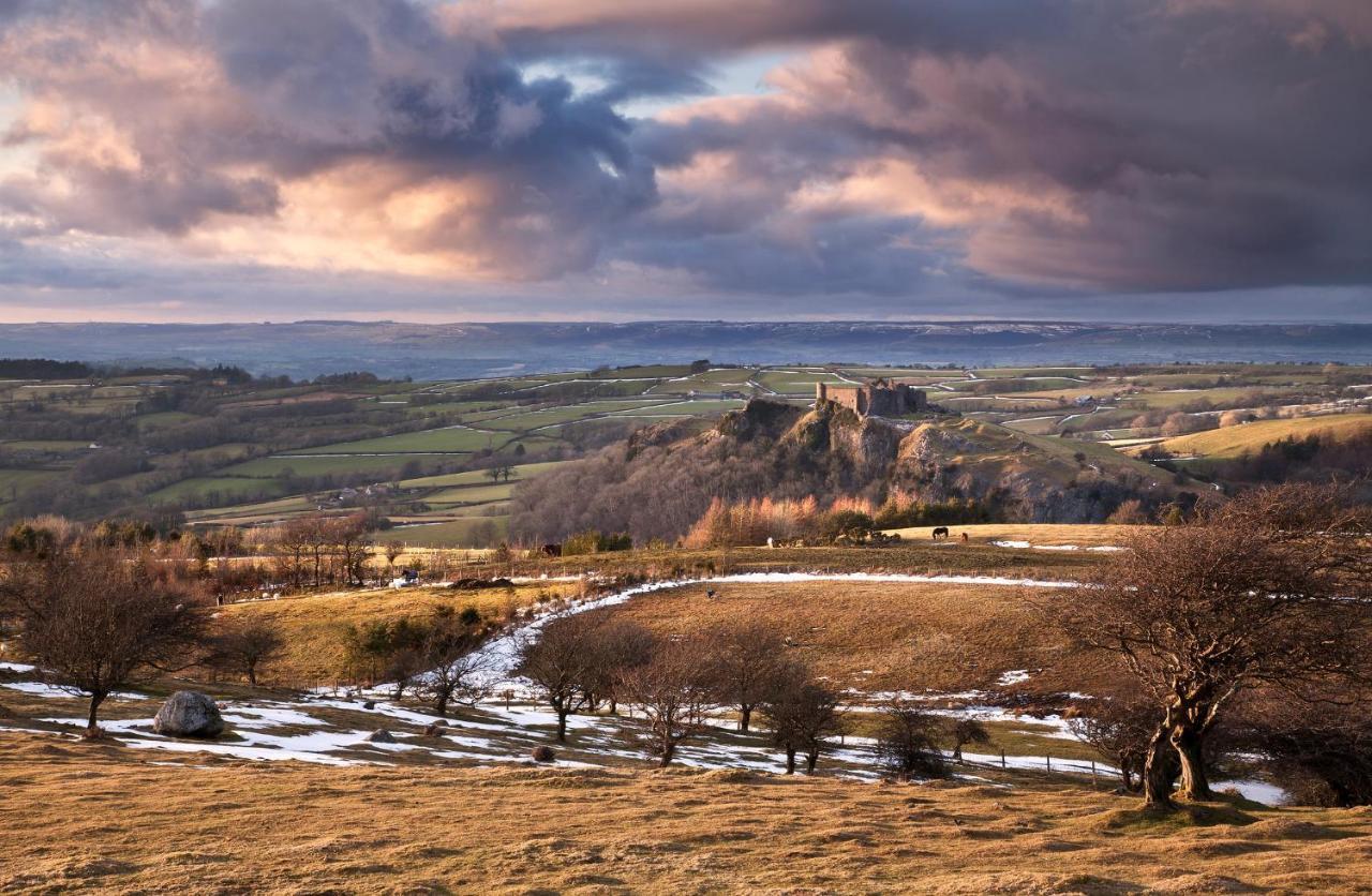 Sunny Bank- Countryside Escape With Private Hot Tub And Countryside Views Villa Carmarthen Luaran gambar